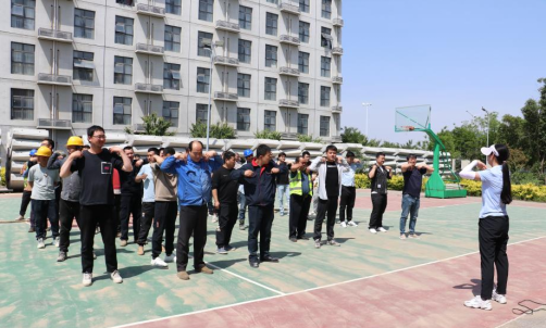 “繩”采飛揚綻活力，奮進團結譜新篇陜建新型建材成功舉辦慶五一·迎五四職工拔河比賽
